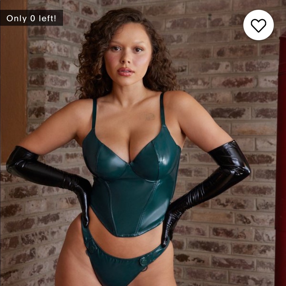 SAVAGE X FENTY | SOLD OUT | LEATHER TEASE VINYL BUSTIER | XS